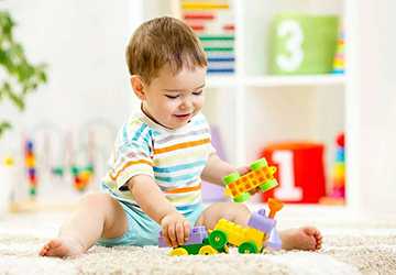 9 Tips for Choosing Safe and Stimulating Toys for Your Newborn