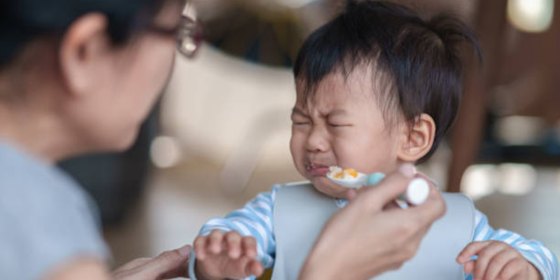 7 Signs Your Baby Might Have A Food Allergy (And What To Do)